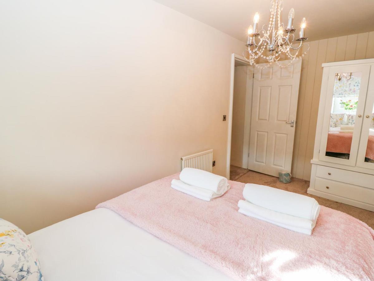 Riverview Cottage 홀름퍼스 외부 사진