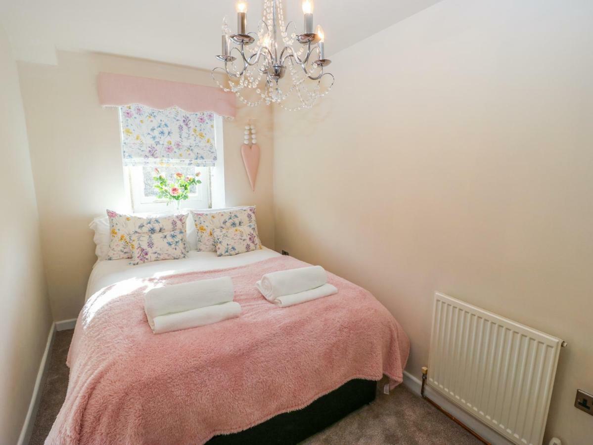 Riverview Cottage 홀름퍼스 외부 사진